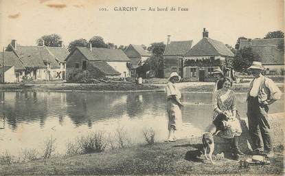 CPA FRANCE 58 "Garchy, Au bord de l'eau".