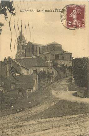 CPA FRANCE 58 "Lormes, La montée de l'église".