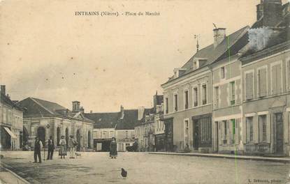 CPA FRANCE 58 "Entrains, Place du marché".