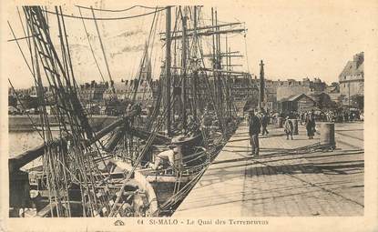CPA FRANCE 35 "Saint Malo, le quai des Terreneuves"