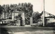 27 Eure CPSM FRANCE 27 " Tourneville, Le café restaurant route de Louviers".