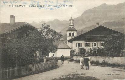 CPA FRANCE 74 " Servoz, Gorges de la Diosaz, intérieur du village".