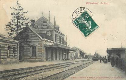 CPA FRANCE 61 " Sees, La gare".