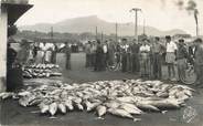 64 PyrÉnÉe Atlantique CPSM FRANCE 64 "St Jean de Luz, Vente de poissons à la criée".