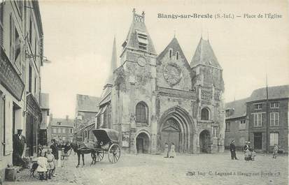 CPA FRANCE 76 "Blangy sur Bresle, Place de l'église".