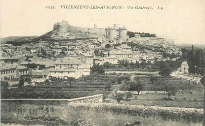 CPA FRANCE 30 "Villeneuve les Avignon, vue générale"