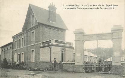 CPA FRANCE 76 " Darnétal, Rue de la République la nouvelle école communale de garçons".