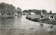 27 Eure CPSM FRANCE 27 " Garennes sur Eure, Les bords de l'Eure".
