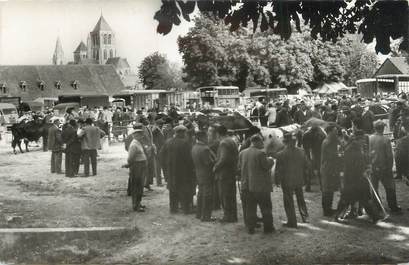 CPSM FRANCE 14 "St Pierre sur Dives, Le champ de foire".