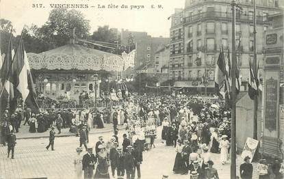 CPA FRANCE 94 "Vincennes, la fête du pays" / MANEGE