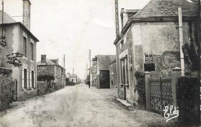 CPSM FRANCE 14 "St Paul du Vernay, Une rue du bourg".