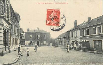 CPA FRANCE 14 "Livarot, la Place de la Mairie" 