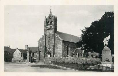 CPA FRANCE 22 " Lanrivain, L'église et le monument aux morts".