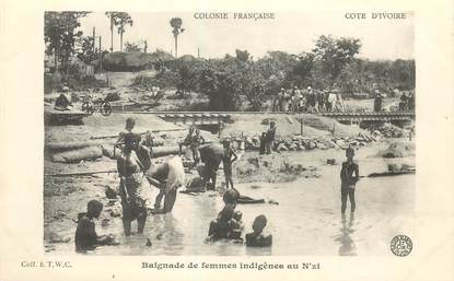 COTE D'IVOIRE "Baignade de femmes indigènes au N'zi"