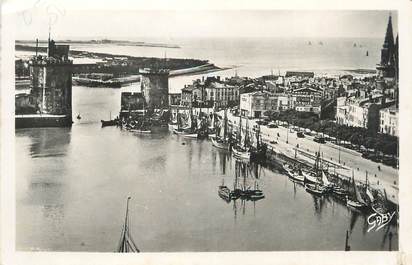 CPSM FRANCE 17 " La Rochelle, Vue générale du port".