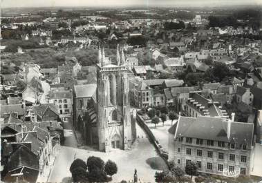 CPSM FRANCE 29 " Carhaix, L'église St Trémeur".