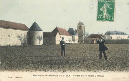 CPA  FRANCE 45 "Beaumont en Gâtinais, Ferme de l'ancien chateau" / CHASSE