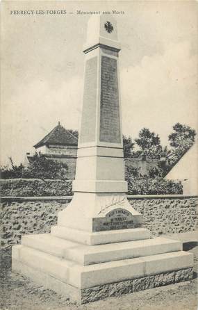 CPA FRANCE 71 "Perrecy les Forges, Monument aux morts"'.