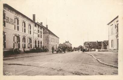 CPA FRANCE 10 " Ville sous Laferté, Route de Dijon".