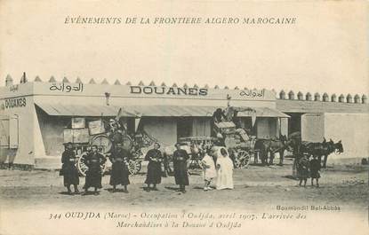 CPA MAROC "Oudjda, arrivée des marchandises à la douane"