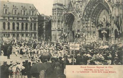 CPA FRANCE 10 " Troyes, Grand concours régional de l'Est, La cathédrale, sortie de la messe militaire".