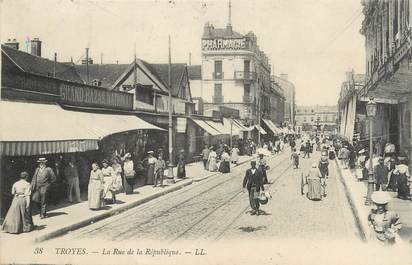 CPA FRANCE 10 " Troyes, Rue de la République".