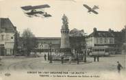 10 Aube CPA FRANCE 10 " Troyes, La gare et le monument des enfants de l'Aube".