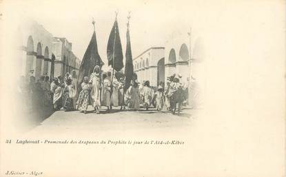 CPA ALGERIE "Laghouat, Promenade des drapeaux du Prophète, le jour de l'Aïd el Kébir"