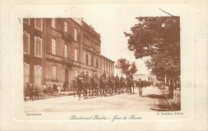 CPA FRANCE 11 " Carcassonne, Boulevard Barbès, Un jour de revue".