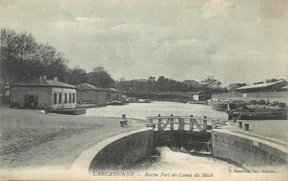 CPA FRANCE 11 " Carcassonne, Bassin port du Canal du Midi".