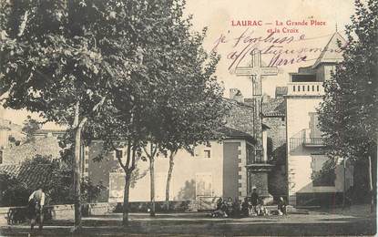 CPA FRANCE 11 "Laurac, La grande place et la croix".