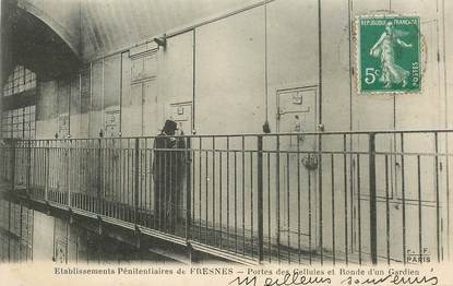CPA FRANCE 94 "Fresnes, Etablissement pénitentiaire , les portes des cellules" / PRISON