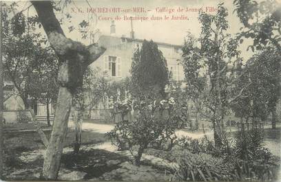 CPA FRANCE 17 "Rochefort sur Mer, Collège de jeunes filles, cours de botanique dans les jardins".