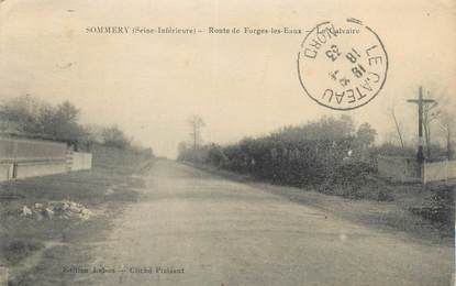 CPA FRANCE 76 " Sommery, Route de Forges les Eaux, Le calvaire".