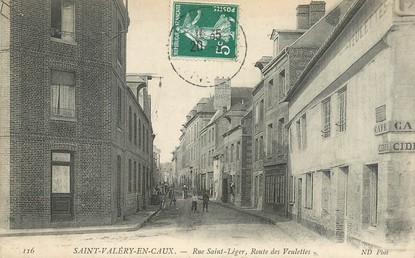 CPA FRANCE 76 "Saint Valéry en Caux, rue Saint Léger, rte des Veulettes"