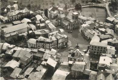 CPSM FRANCE 63 " Volvic, Vue aérienne sur la place de l'église".