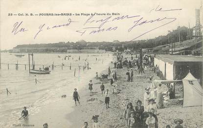 CPA FRANCE 17 " Fouras les Bains, La plage à l'heure du bain"