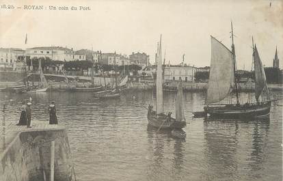 CPA FRANCE 17 " Royan, Un coin du port".