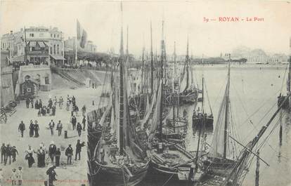 CPA FRANCE 17 " Royan , Le port".