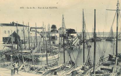 CPA FRANCE 17 "Ile de Ré, Le port de la Flotte".