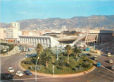 CPSM FRANCE 83 " Toulon, Le Rond Point Bonaparte et le Stade Mayol".
