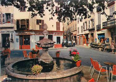 CPSM FRANCE 83 " Aups, Place de la Fontaine".