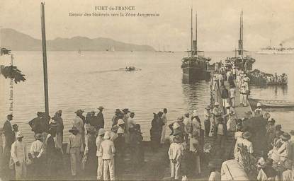 CPA MARTINIQUE "Fort de France, retour des sinistrés"