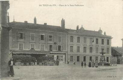 CPA FRANCE 38 " La Tour du Pin, Place de la Sous-Préfecture".