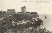 17 Charente Maritime CPA FRANCE 17 " Meschers Les Bains, Le moulin du Duc et vue extérieure de la grotte de Marie Guichard".