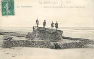 17 Charente Maritime CPA FRANCE 17 " La Tremblade, Ruines de l'ancien phare de la Coubre dans la mer". / PHARE