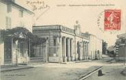 17 Charente Maritime CPA FRANCE 17 " Saujon, Etablissement hydrothérapique et rue des ponts".