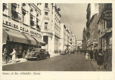 CPSM FRANCE 06 " Cannes , La rue d'Antibes"