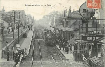 CPA FRANCE 92 "Bois Colombe, La gare" / TRAIN