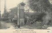 93 Seine Saint Deni CPA FRANCE 93 " St Denis, Grèves des Cheminots du Nord, soldats gardant un poste d'aiguillage"